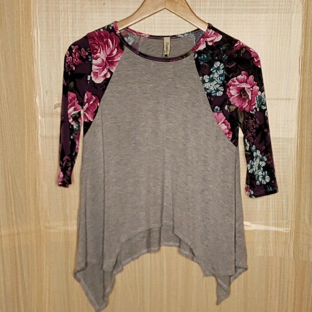 Pomelo Womens Grey Floral Raglan Sleeve Asymmetrical Top